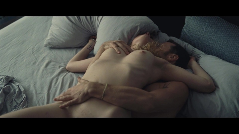 Evelyne Brochu Nude Cafe De Flore 2011 HD 1080p Watch Online