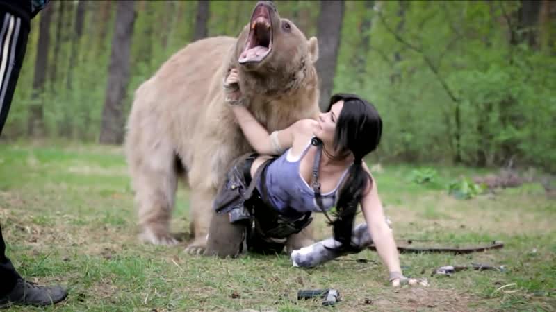 Bearandgirlsex - BEAUTIFUL GIRL POSES WITH A BEAR FOR LARA CROFT COSPLAY watch online or  download