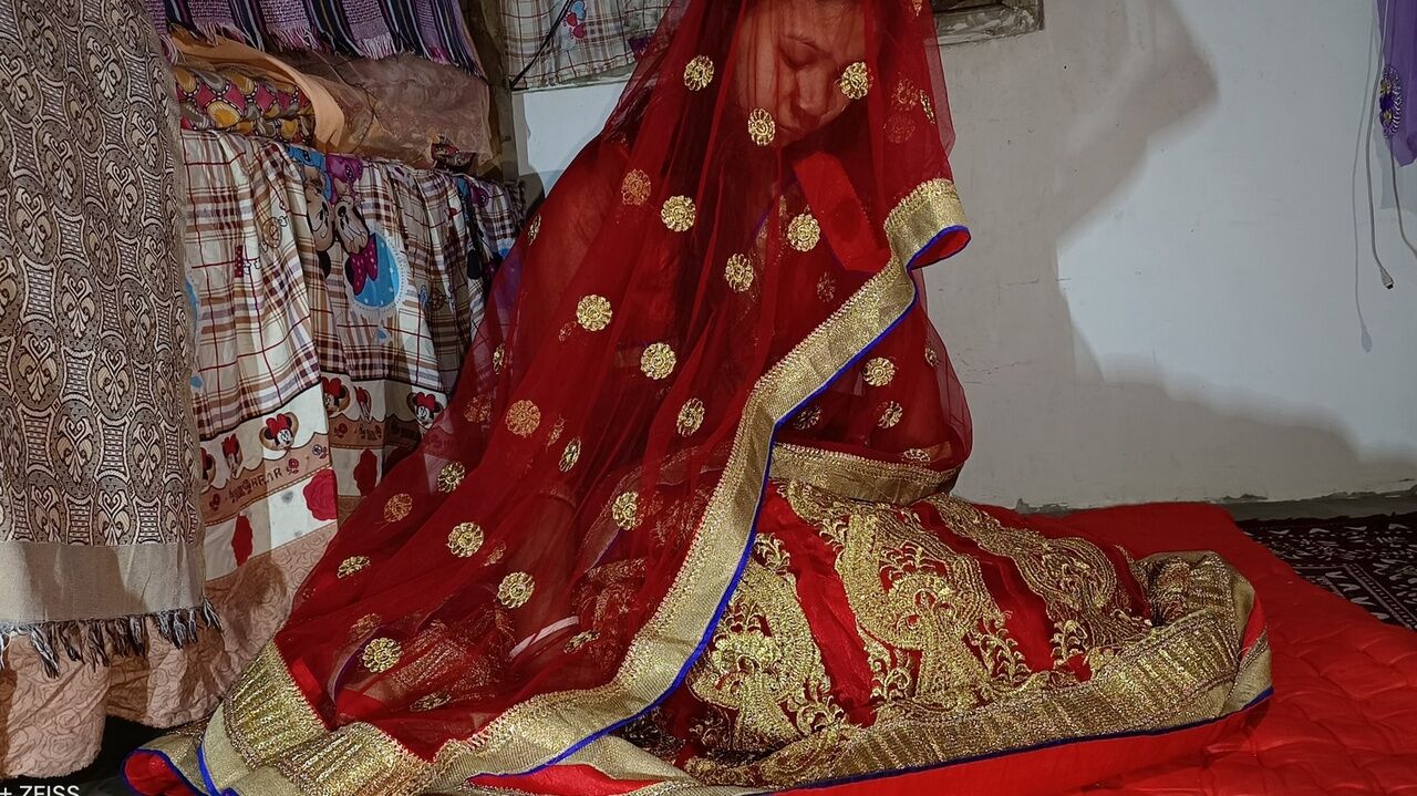 Choda Chudi Ki Suhagrat - Suhagraat Wali Chudai â€“ Wedding Night Romance Newly Married Couple Have Sex  watch online or download