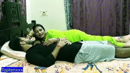 Indian xxx hot Milf aunty ko 1st time chuda but brother join watch online  or download