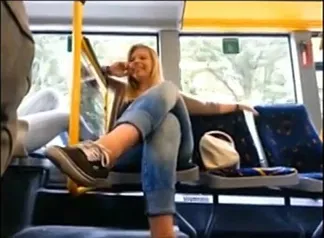 Секс в автобусе: 425 порно видео от Brazzers нашлось