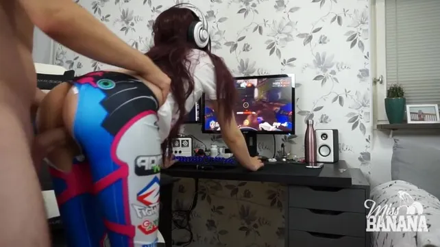 Gaming Xxx - Sexy distraction while gaming Porn Videos watch online or download