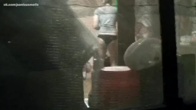 Порно на скрытую камеру в окне: видео найдено