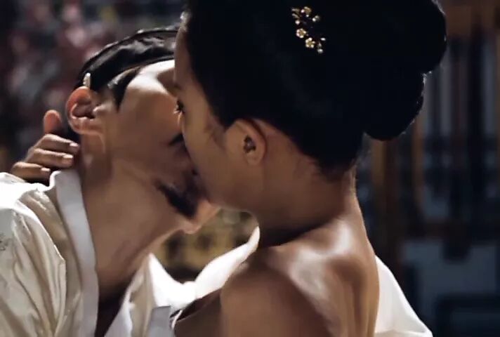 Korian Xxx Vedo King - Korean movie sex scene â€“ king fucks queen watch online or download
