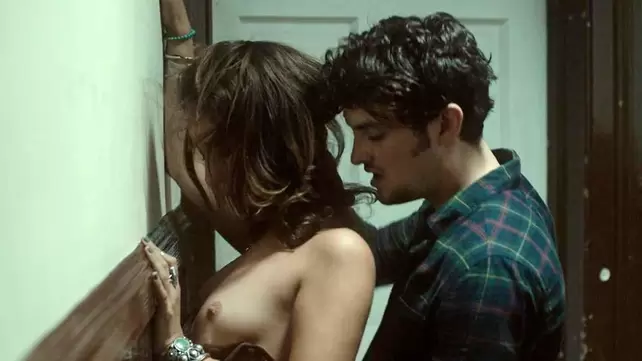 Jennifer Lopez Topless Sex Scene In Money Train Movie Watch Online Or