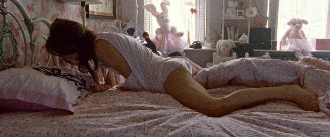 Natalie Portman Masturbates in Scene from 'black Swan' on Sc watch online  or download